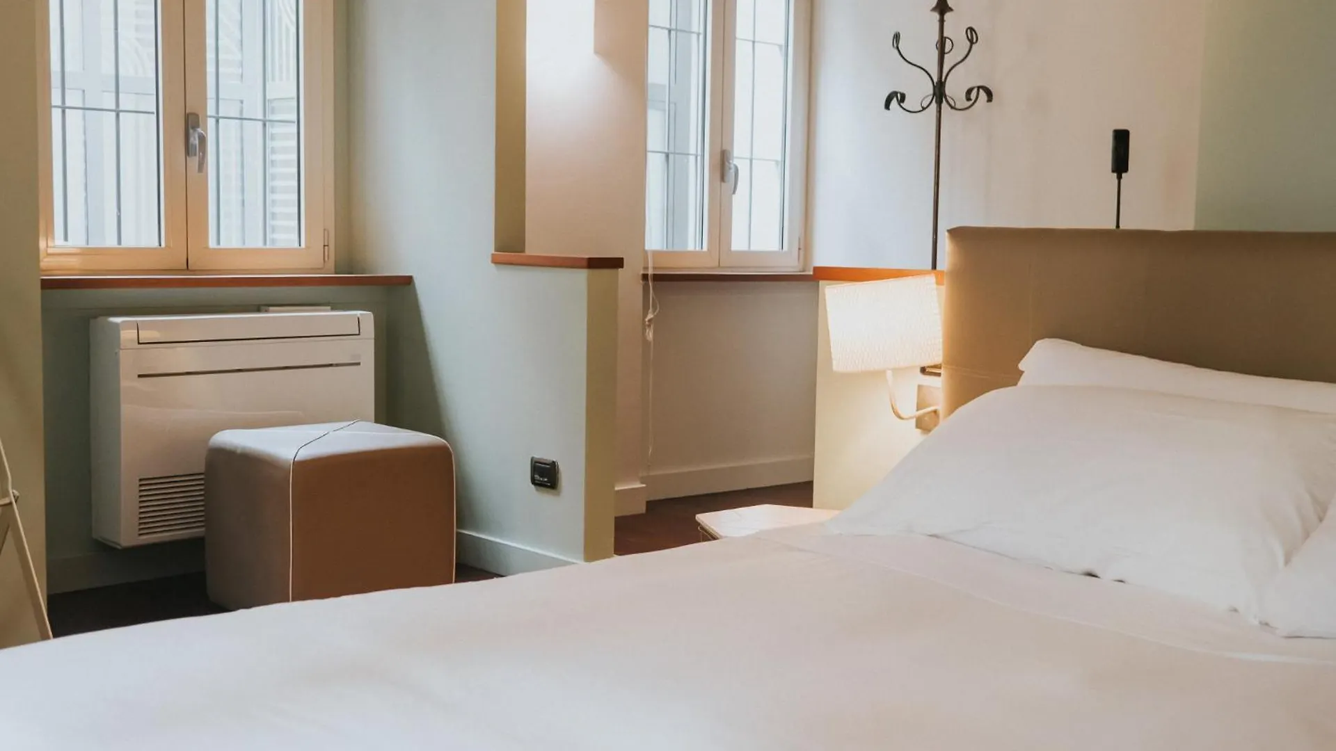 Prestige Boutique Homes - San Babila Milano 0*,  Italien