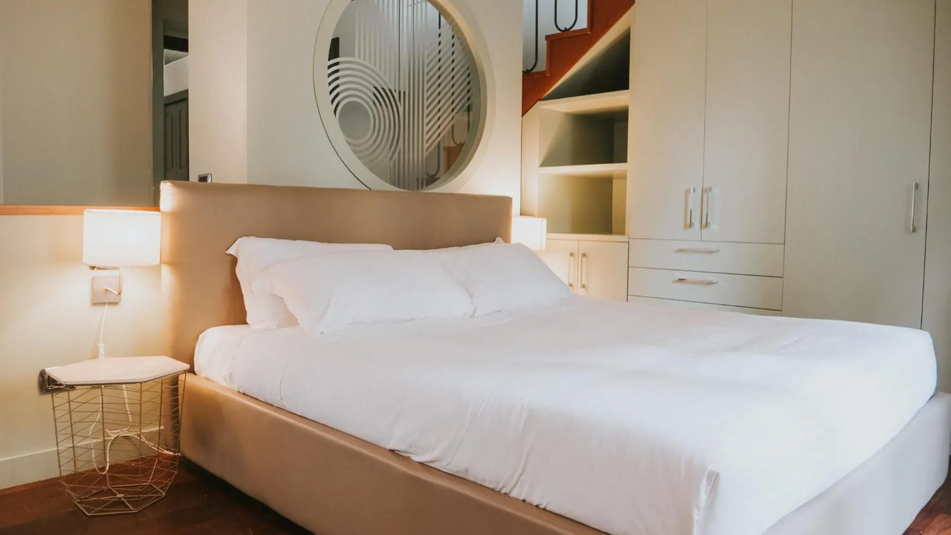PRESTIGE BOUTIQUE HOMES - Piazza Missori Milano Italia