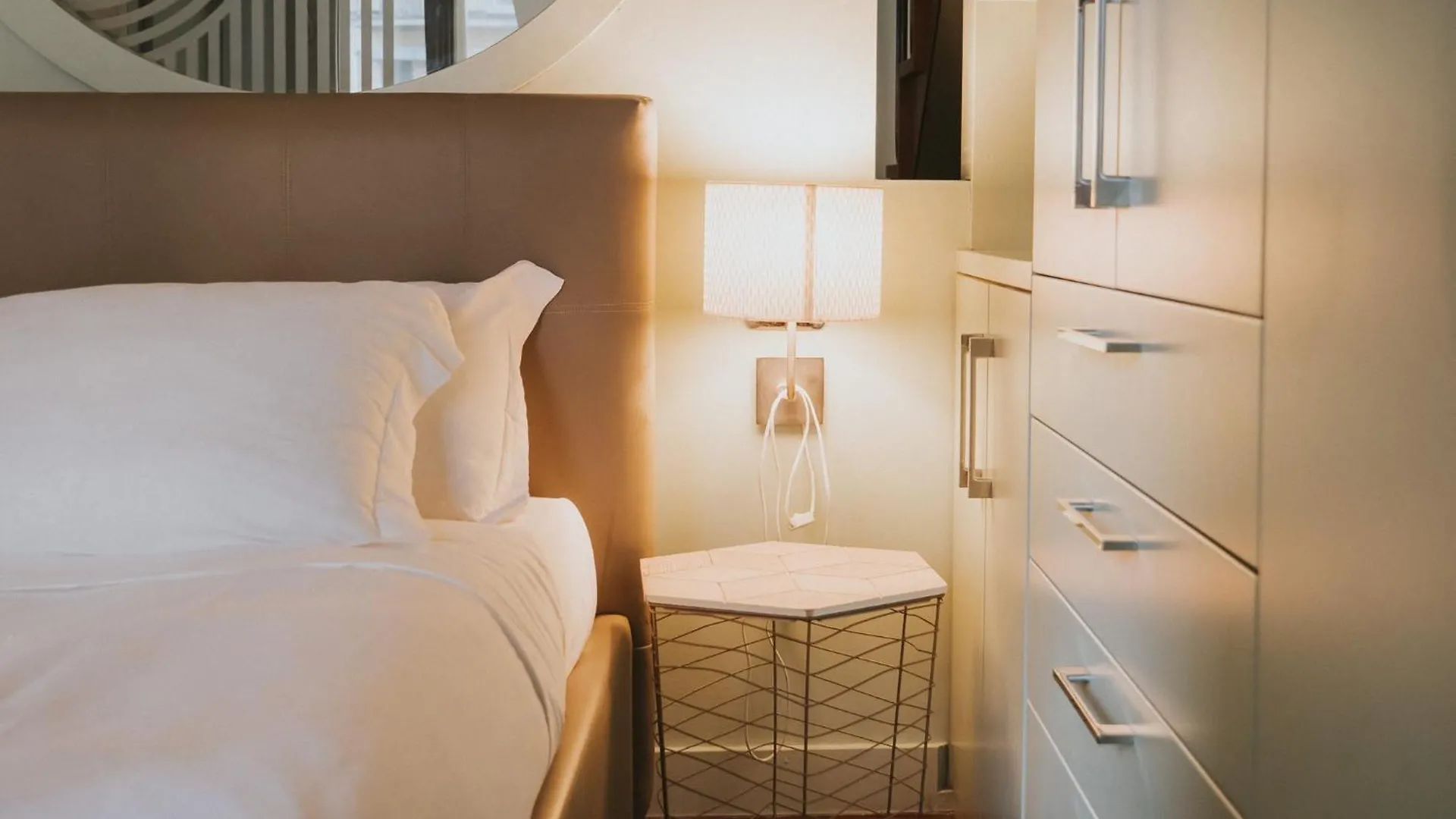 PRESTIGE BOUTIQUE HOMES - Piazza Missori Milano 0*,  Italia
